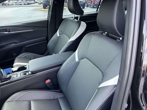 New 2026 Toyota Camry Hybrid FWD image 17