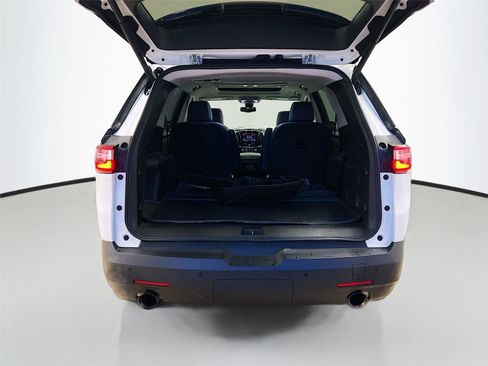 Used 2020 Chevrolet Traverse RS image 32