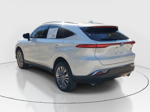 Certified 2024 Toyota Venza XLE image 5