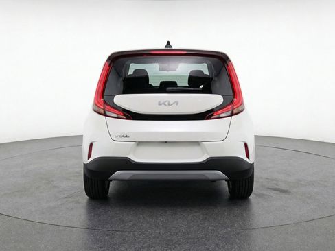 Used 2025 Kia Soul LX w/ LX Technology Package FWD image 7