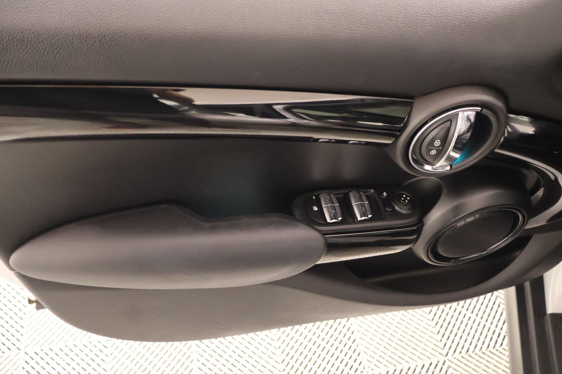 Used 2021 MINI Cooper S w/ Driver Assistance Package FWD image 17