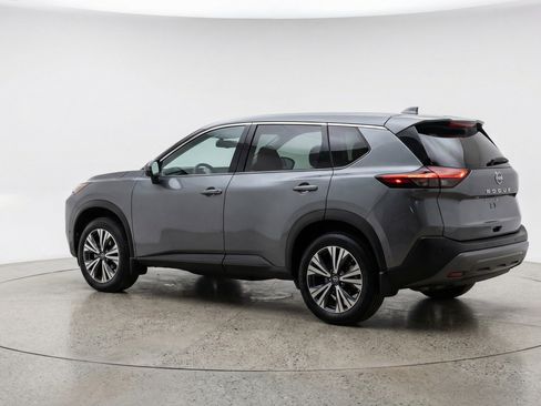 Used 2025 Nissan Rogue SV image 6