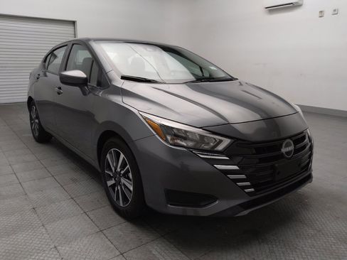 Used 2025 Nissan Versa SV FWD image 13
