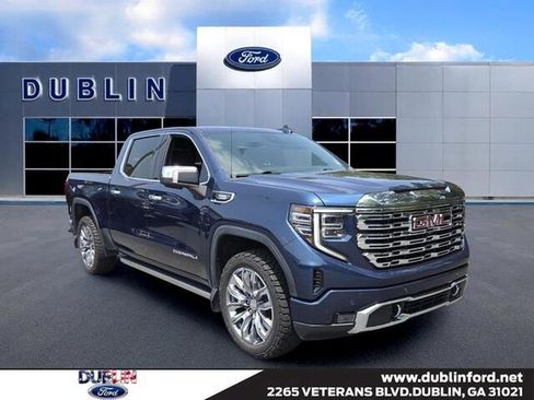 Used 2023 GMC Sierra 1500 Denali w/ Denali Reserve Package AWD/4WD image 1