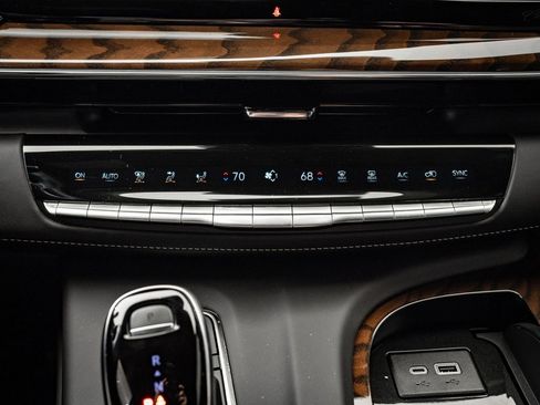 Used 2024 Cadillac Escalade Sport Platinum image 40