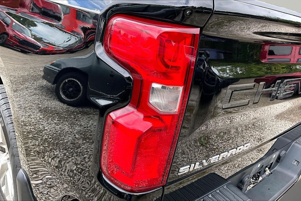 Used 2020 Chevrolet Silverado 1500 High Country w/ Z71 Off-Road Package AWD/4WD image 24