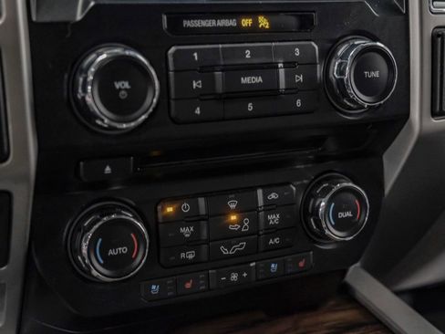 Used 2018 Ford F150 Lariat image 26