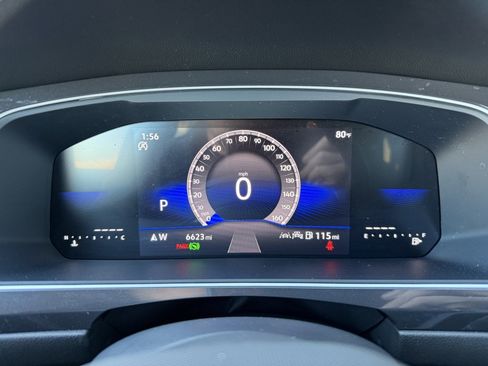 Used 2024 Volkswagen Tiguan SE image 17