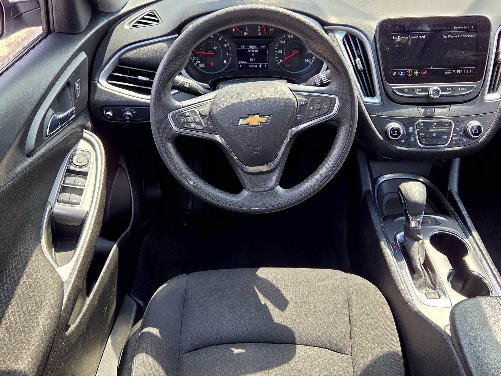 Used 2025 Chevrolet Malibu LT FWD image 7