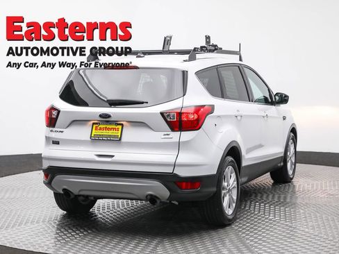 Used 2019 Ford Escape SE FWD image 5