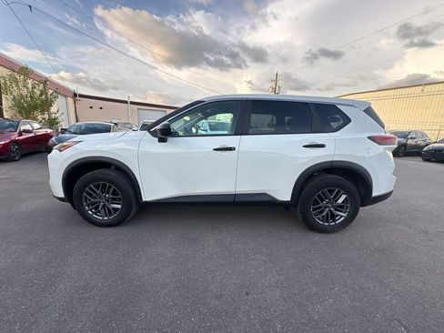 Used 2024 Nissan Rogue S AWD/4WD image 6