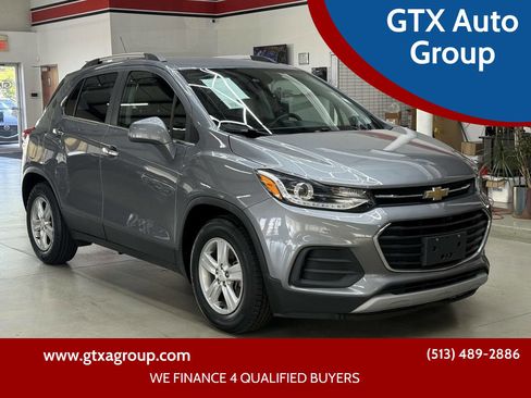 Used 2019 Chevrolet Trax LT w/ LT Convenience Package FWD image 1