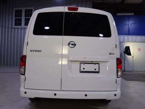 Used 2021 Nissan NV200 SV w/ Sliding Door Glass Package image 4
