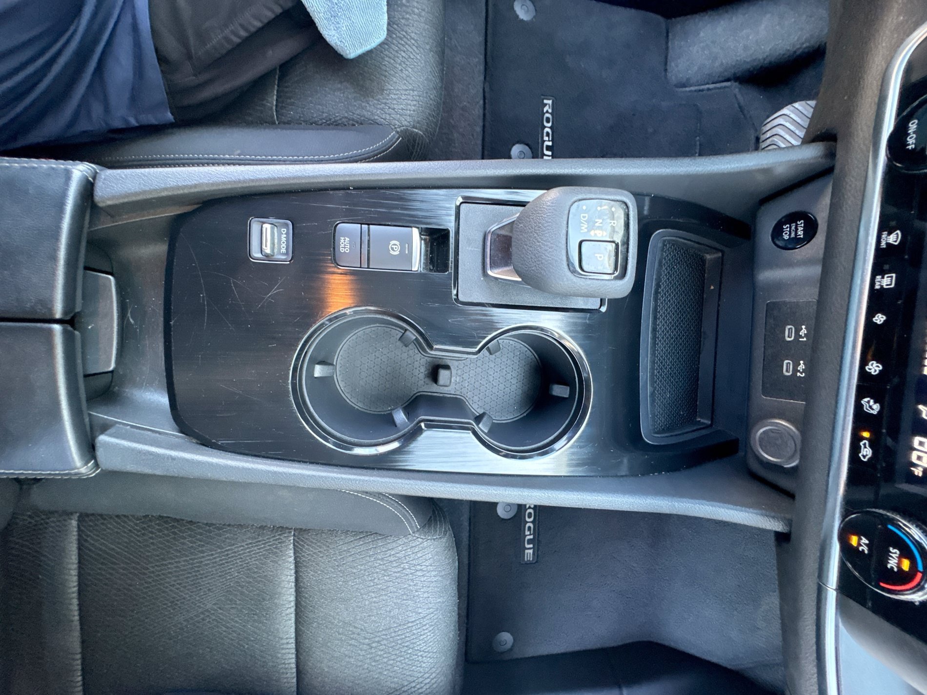 Used 2024 Nissan Rogue SV FWD image 19
