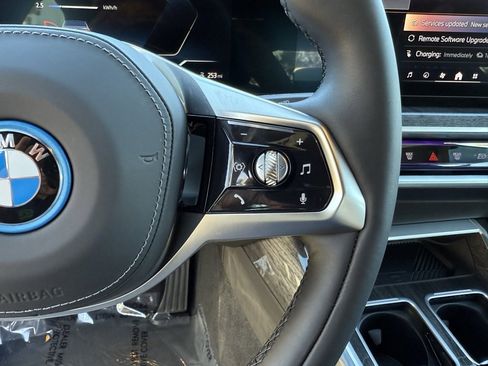 Used 2025 BMW i7 eDrive50 image 26