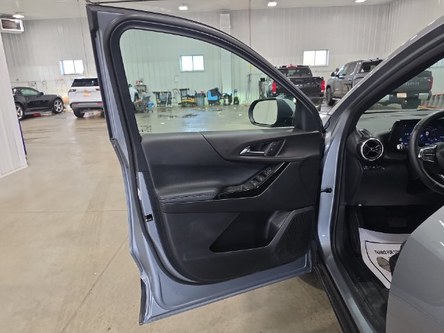 Used 2026 Chevrolet Equinox LT AWD/4WD image 22