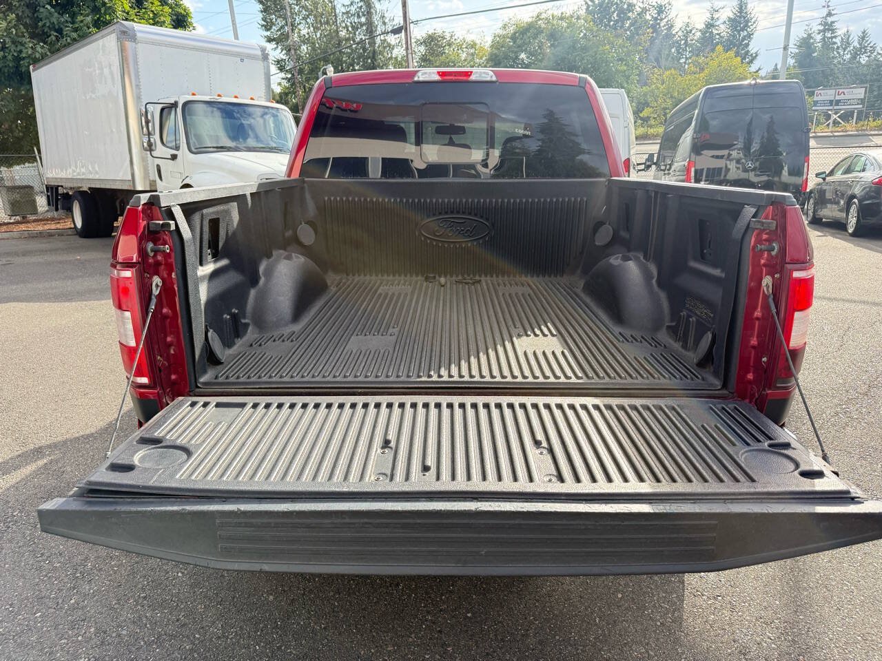 Used 2018 Ford F150 XLT w/ Equipment Group 302A Luxury AWD/4WD image 6