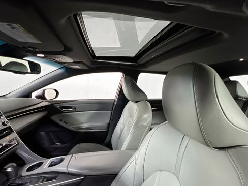 Used 2021 Toyota Avalon XLE w/ Moonroof Package image 21