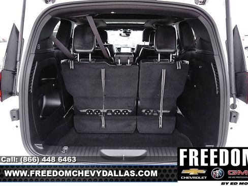 Used 2025 Chrysler Pacifica Limited image 46