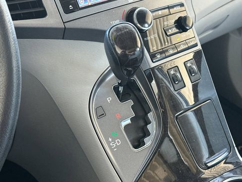 Used 2013 Toyota Venza Limited w/ Tow Prep Pkg image 21