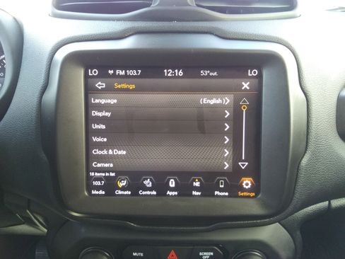 Used 2023 Jeep Renegade Trailhawk w/ Trailhawk Elite Group AWD/4WD image 24