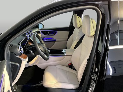 Used 2026 Mercedes-Benz GLC 300 4MATIC image 9