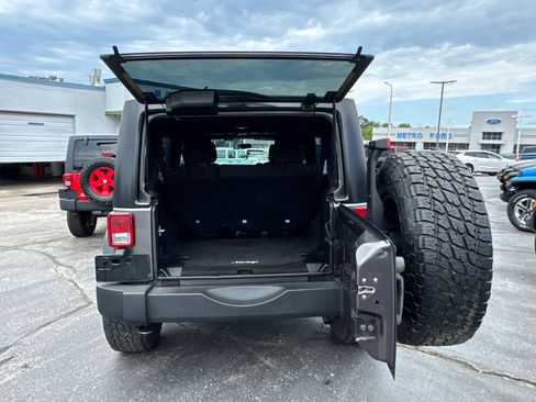 Used 2014 Jeep Wrangler Unlimited Sport w/ Connectivity Group AWD/4WD image 18