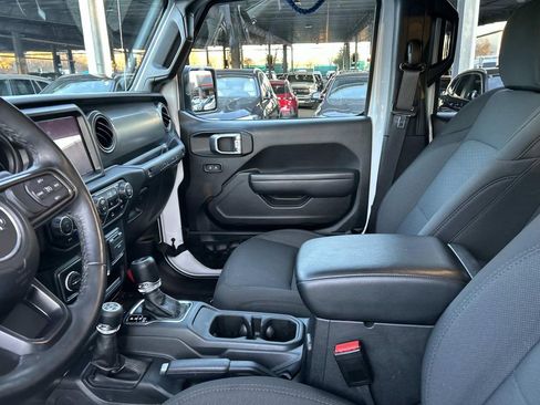 Used 2023 Jeep Wrangler Unlimited w/ Dual Top Group image 27