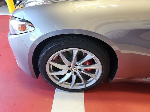 Used 2019 Alfa Romeo Giulia AWD image 9