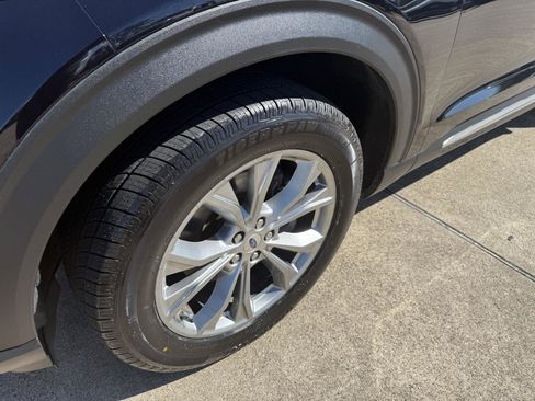 Certified 2022 Ford Explorer XLT w/ Equipment Group 202A image 14