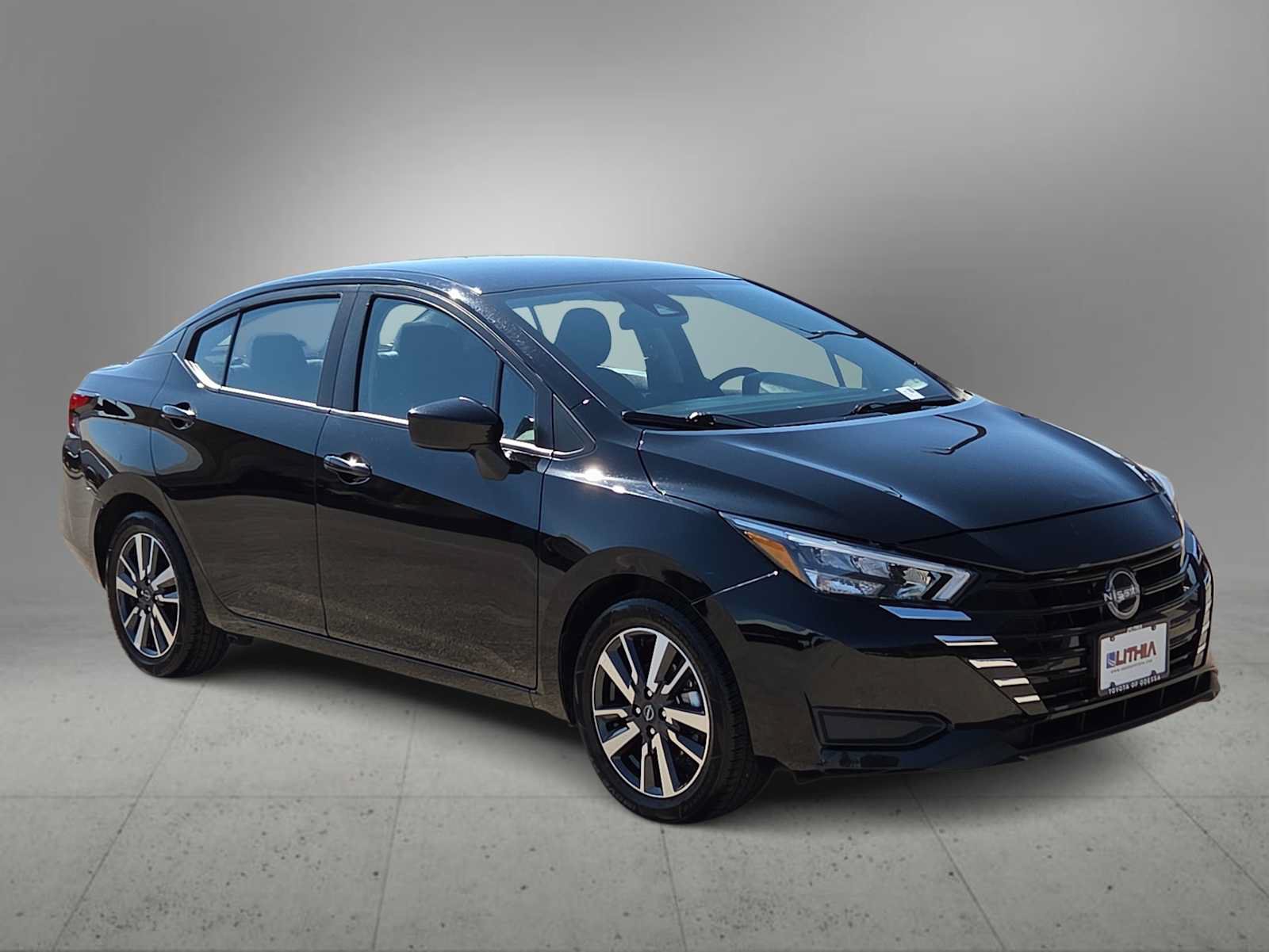 Used 2025 Nissan Versa SV FWD image 2