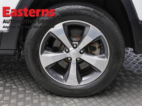 Used 2020 Jeep Cherokee Limited AWD/4WD image 8