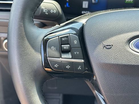 Used 2025 Ford Escape SE FWD image 19