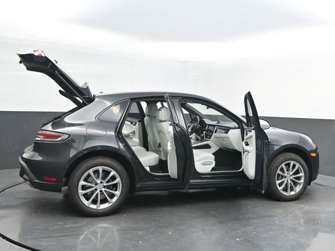 New 2025 Porsche Macan image 45