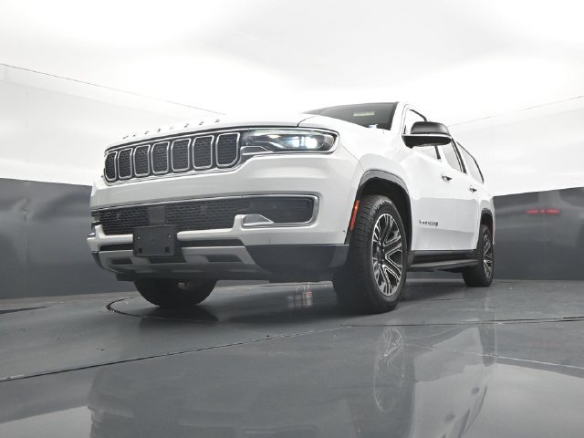 Used 2024 Jeep Wagoneer L Series II RWD image 37