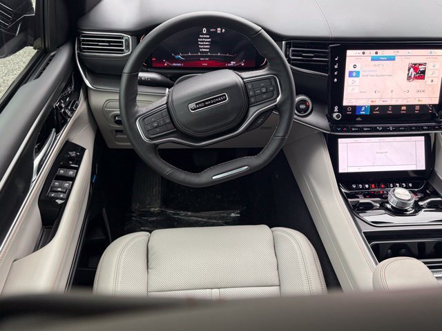 New 2026 Jeep Grand Wagoneer Summit AWD/4WD image 36