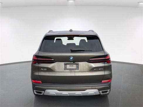 New 2026 BMW X5 xDrive50e w/ Climate Comfort Package image 8