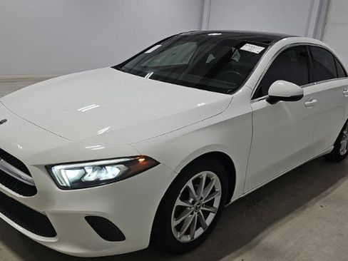 Used 2021 Mercedes-Benz A 220 image 1