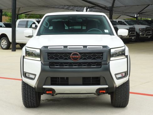 Used 2025 Nissan Frontier PRO-4X AWD/4WD image 7
