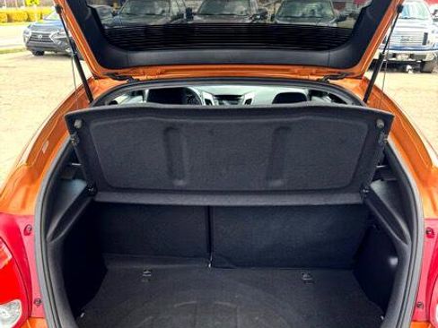 Used 2015 Hyundai Veloster image 18