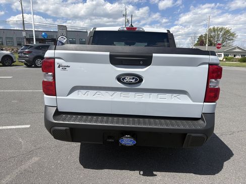 New 2025 Ford Maverick XLT w/ XLT Luxury Package FWD image 4