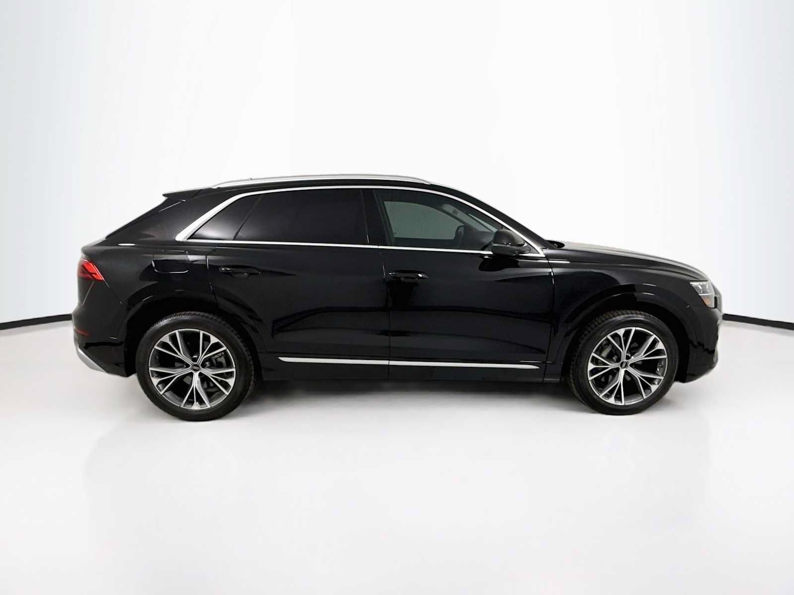Used 2024 Audi Q8 Prestige AWD/4WD image 8