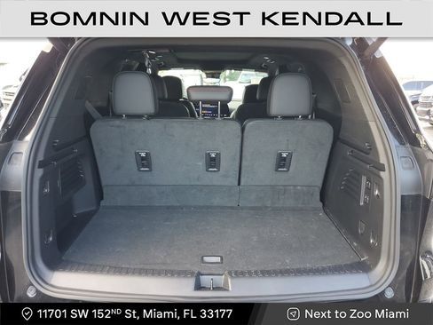 Used 2024 Chevrolet Traverse RS image 13