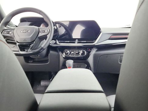 New 2026 Chevrolet Trax RS w/ Sunroof Package image 32