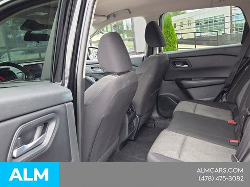 Used 2025 Nissan Rogue SV FWD image 8