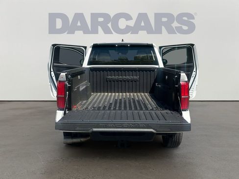 Used 2025 Toyota Tacoma SR5 AWD/4WD image 25