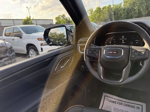 Used 2024 GMC Yukon AT4 w/ AT4 Premium Plus Package AWD/4WD image 21
