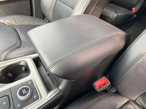 Used 2023 Ford Explorer Platinum w/ Technology Package AWD/4WD image 24