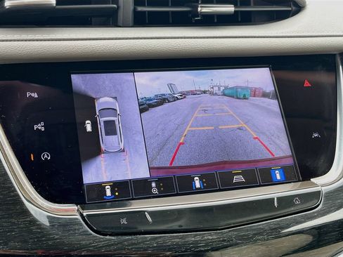 Used 2023 Cadillac XT6 Premium Luxury w/ Technology Package FWD image 14