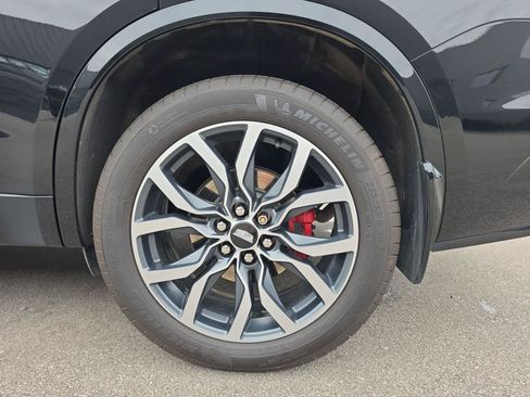 Used 2025 Cadillac XT6 Sport w/ LPO, Floor Liner Package AWD/4WD image 31